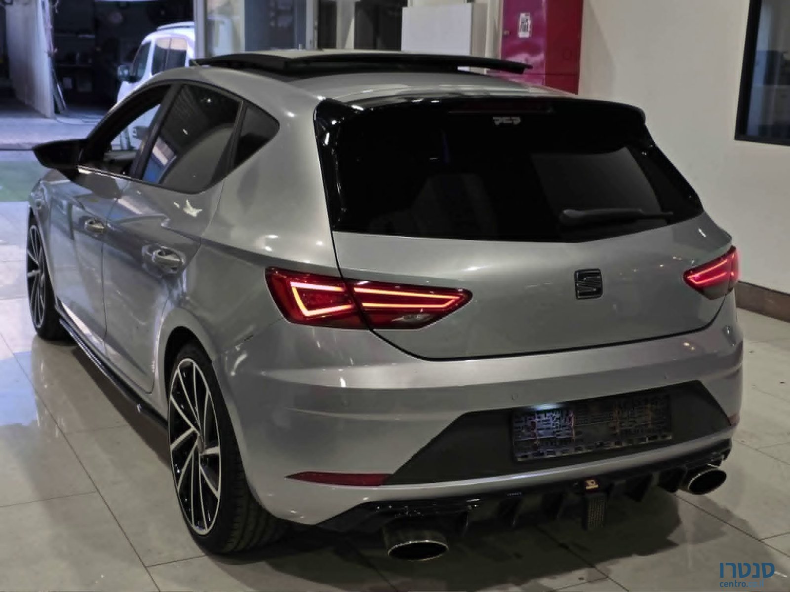 2017' SEAT Leon photo #4