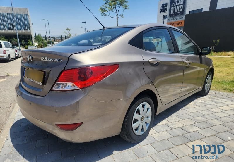 2012' Hyundai i25 יונדאי photo #3