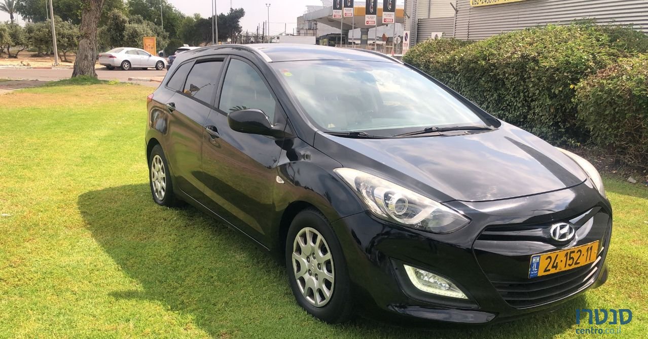 2013' Hyundai i30 יונדאי photo #1