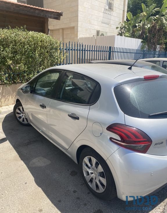 2017' Peugeot 208 פיג'ו photo #1