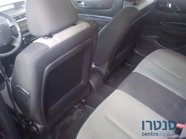 2009' Citroen C4 photo #5