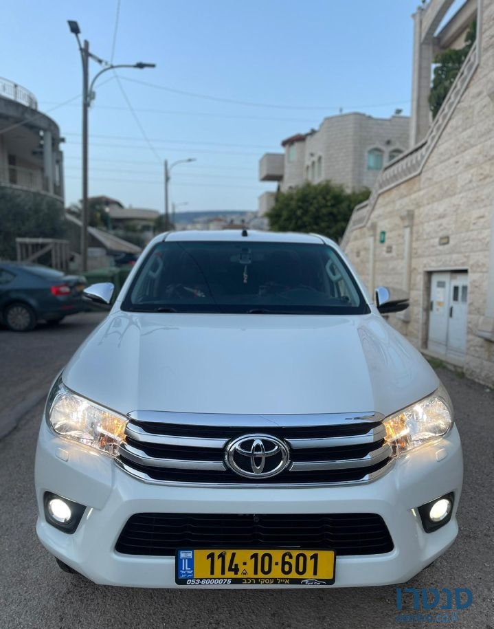 2017' Toyota Hilix טויוטה היילקס photo #2
