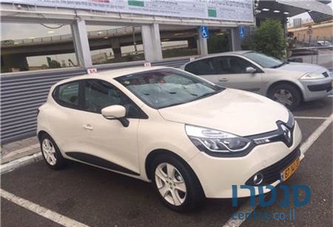 2015' Renault Clio photo #1