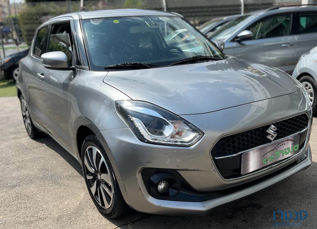 2019' Suzuki Swift photo #1