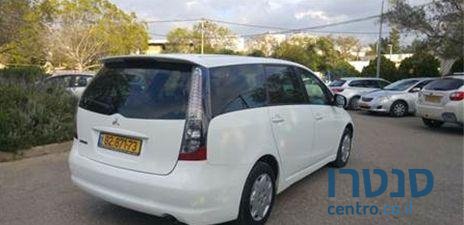 2011' Mitsubishi Grandis ‏2400 קומפורט photo #2