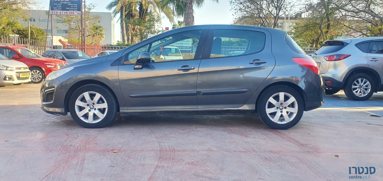 2012' Peugeot 308 photo #5