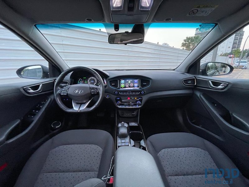 2019' Hyundai Ioniq photo #2