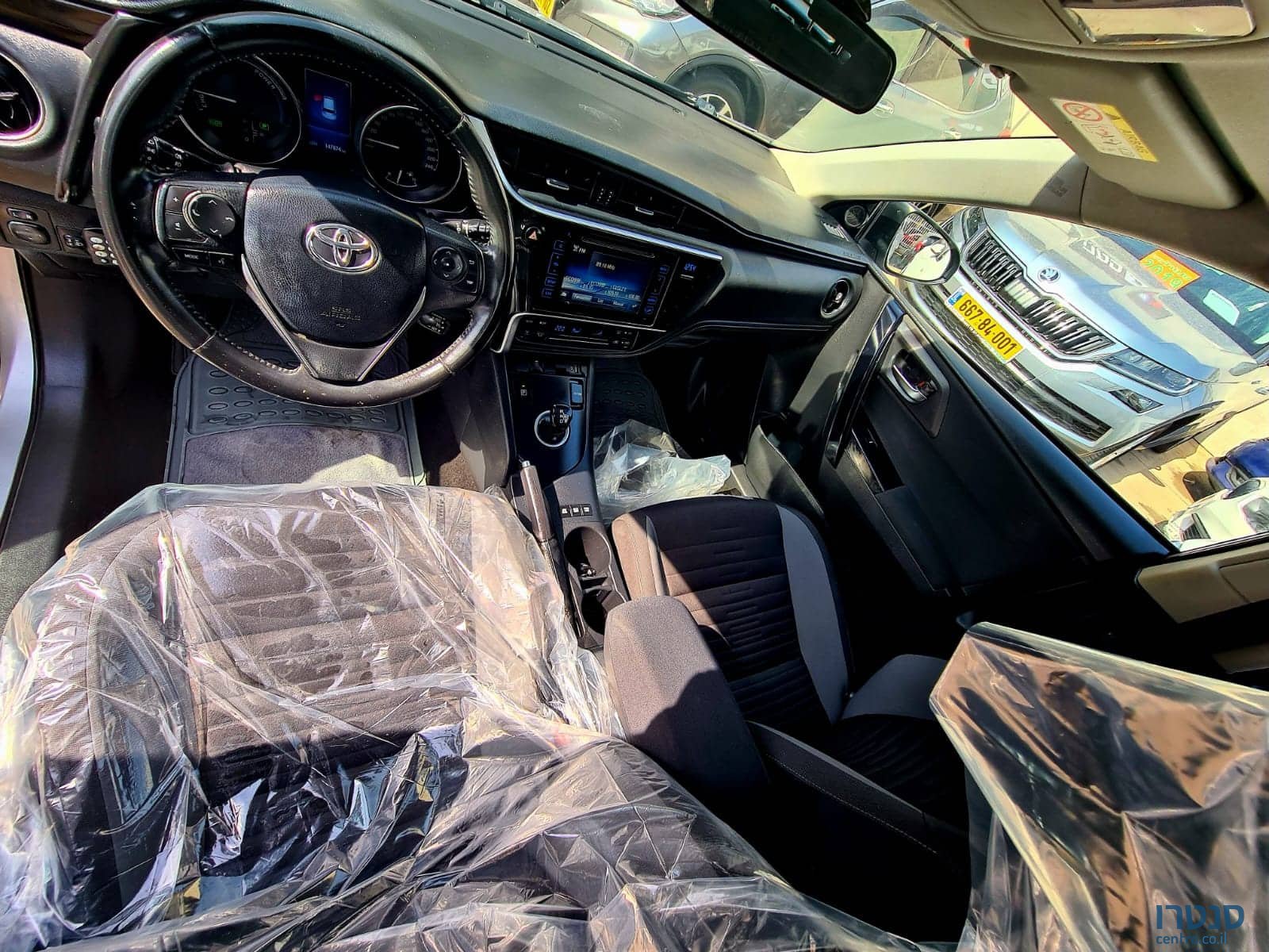 2016' Toyota Auris photo #5