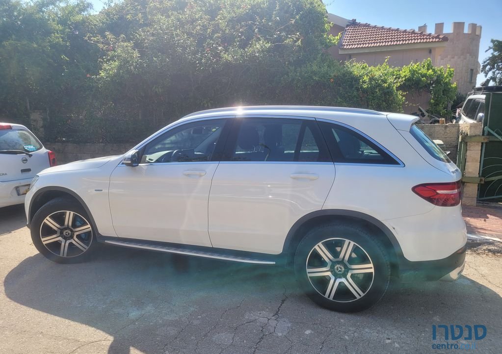 2017' Mercedes-Benz GLC מרצדס photo #2