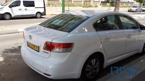 2009' Toyota Avensis photo #4