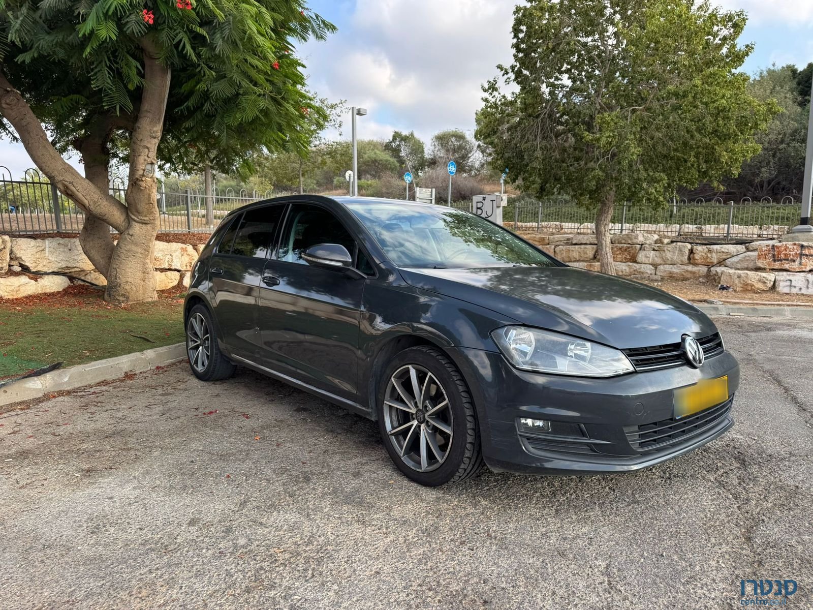 2015' Volkswagen Golf photo #3