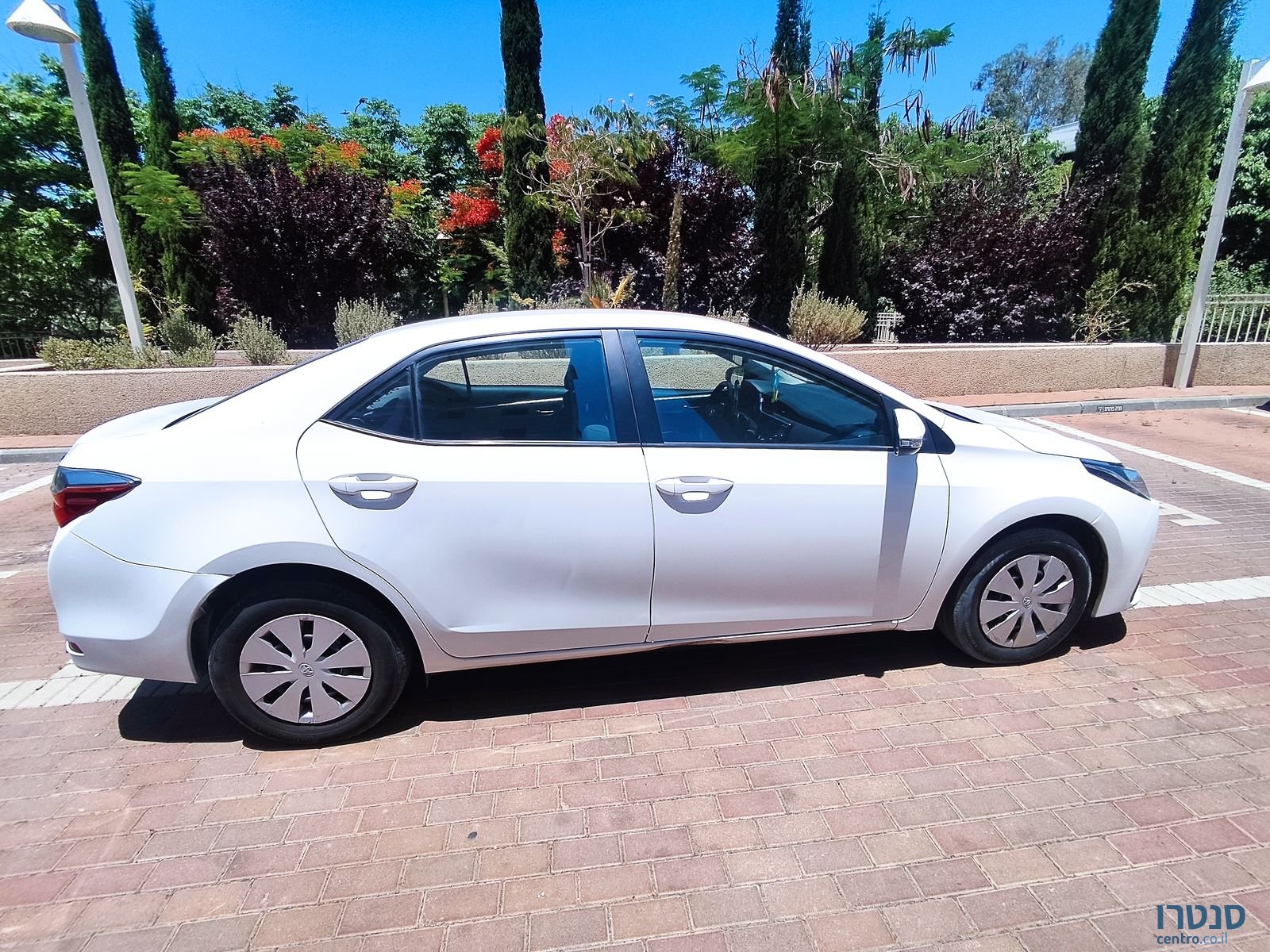 2017' Toyota Corolla טויוטה קורולה photo #3