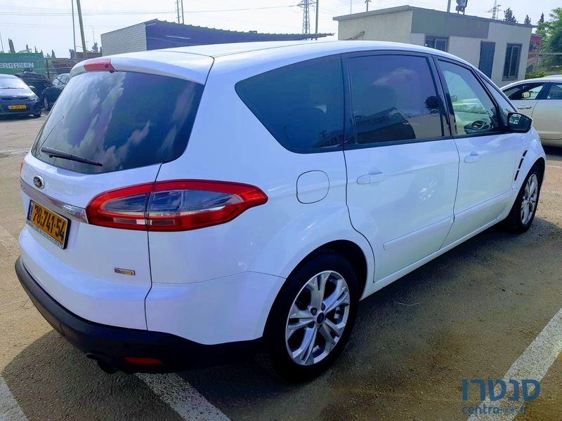 2013' Ford S-Max photo #2