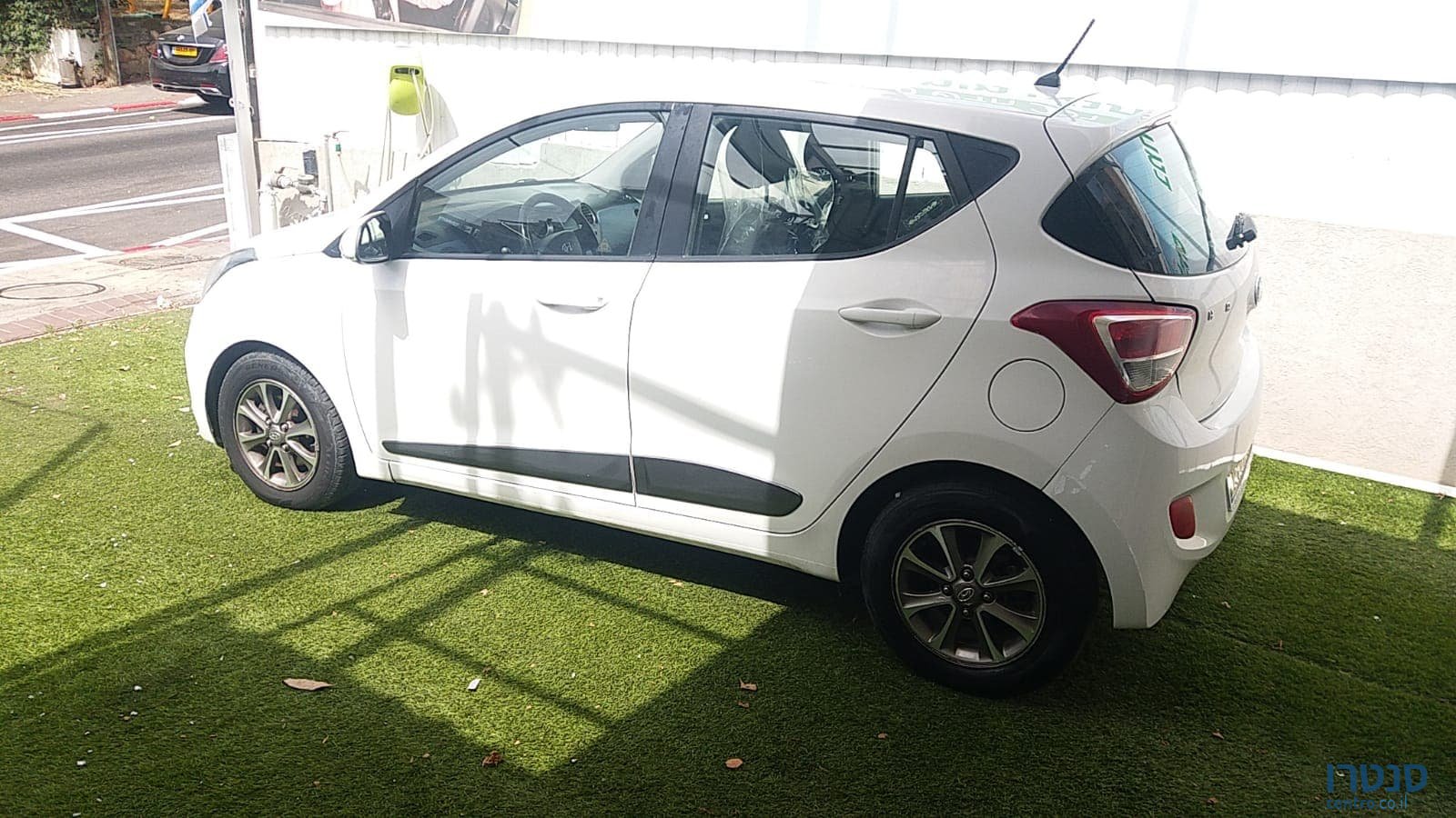 2015' Hyundai i10 photo #2