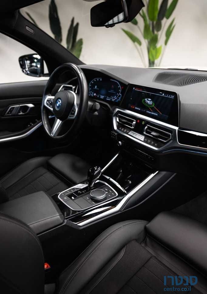 2022' BMW 3 Series ב.מ.וו סדרה 3 photo #3