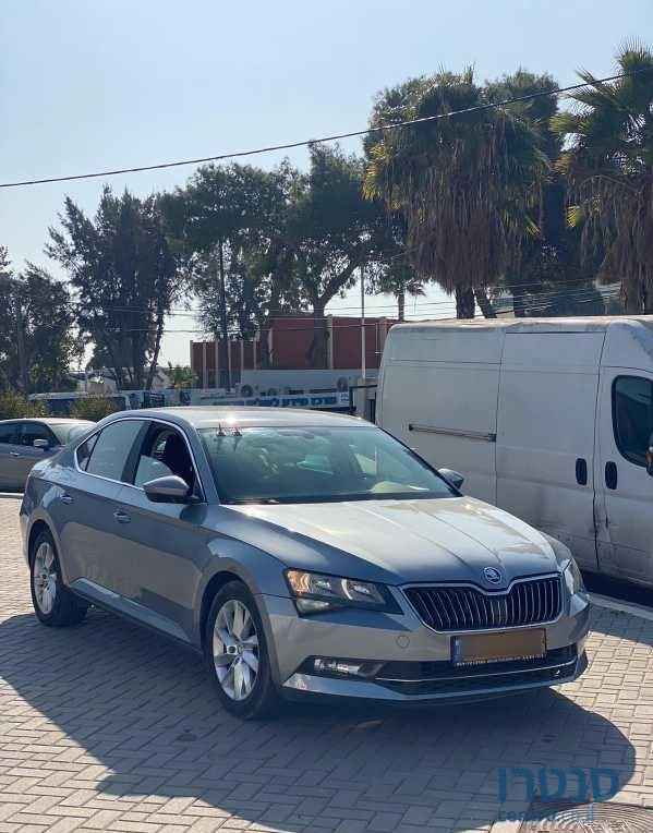 2017' Skoda Superb סקודה סופרב photo #2