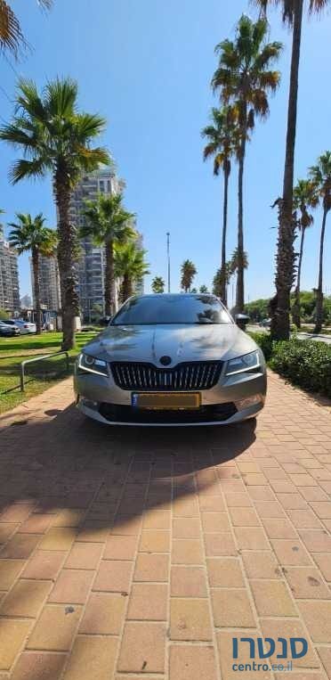2019' Skoda Superb סקודה סופרב photo #2