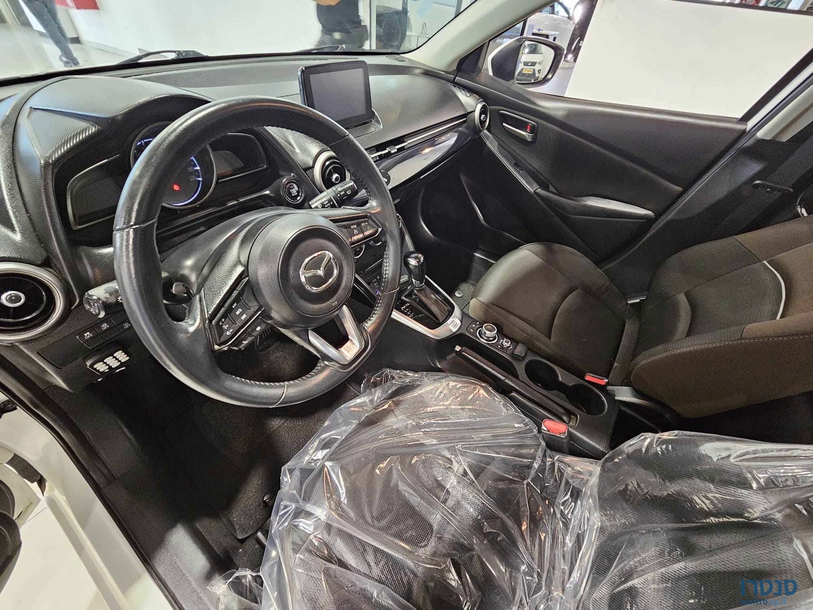 2023' Mazda 2 photo #5