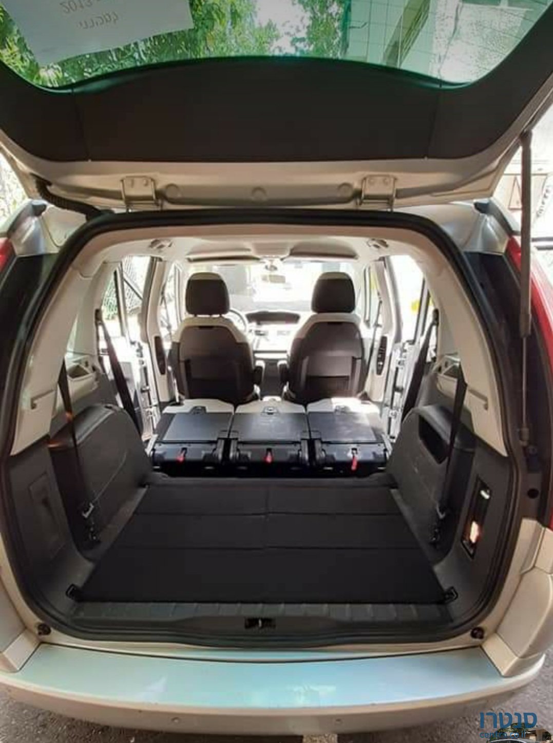 2013' Citroen C4 Picasso photo #3