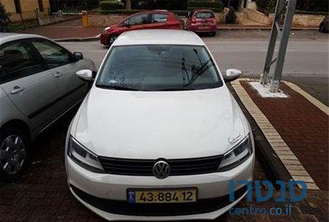 2013' Volkswagen Jetta טרנדליין photo #1