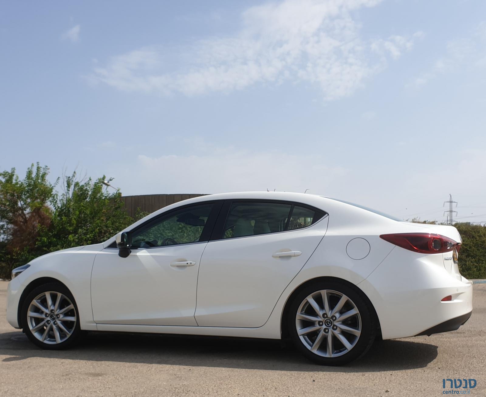 2018' Mazda 3 Premium 2.0  (165 hp) photo #4