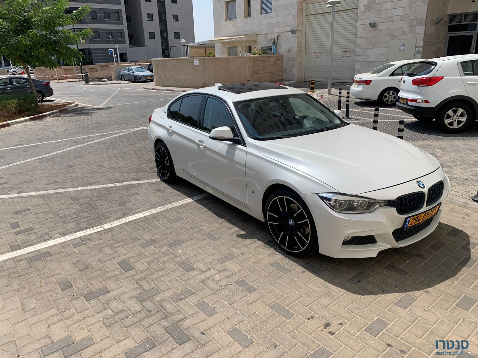 2017' BMW 3 Series ב.מ.וו סדרה 3 photo #4