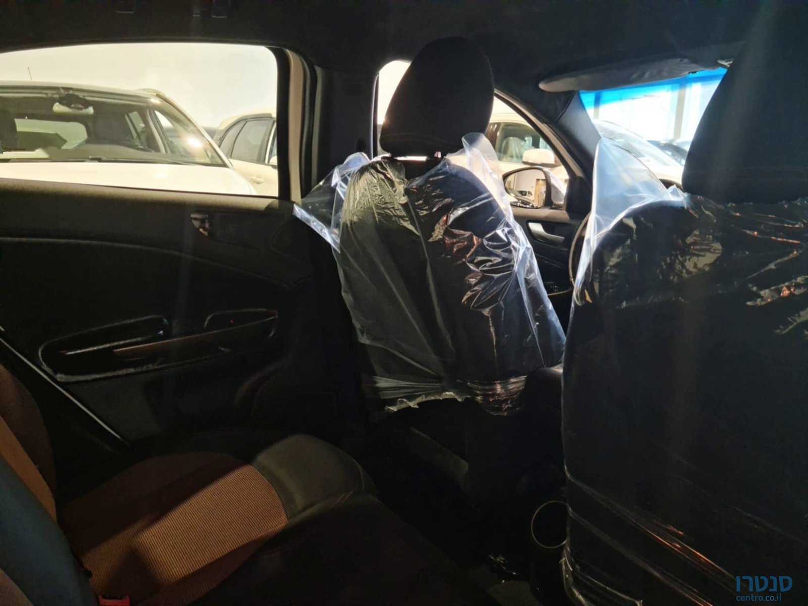 2015' Alfa Romeo Giulietta photo #6