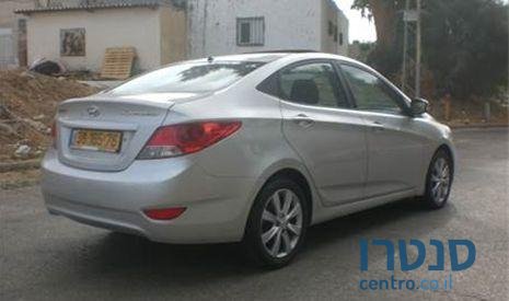 2011' Hyundai i25 יונדאי photo #2