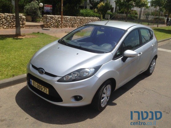 2011' Ford Fiesta photo #1