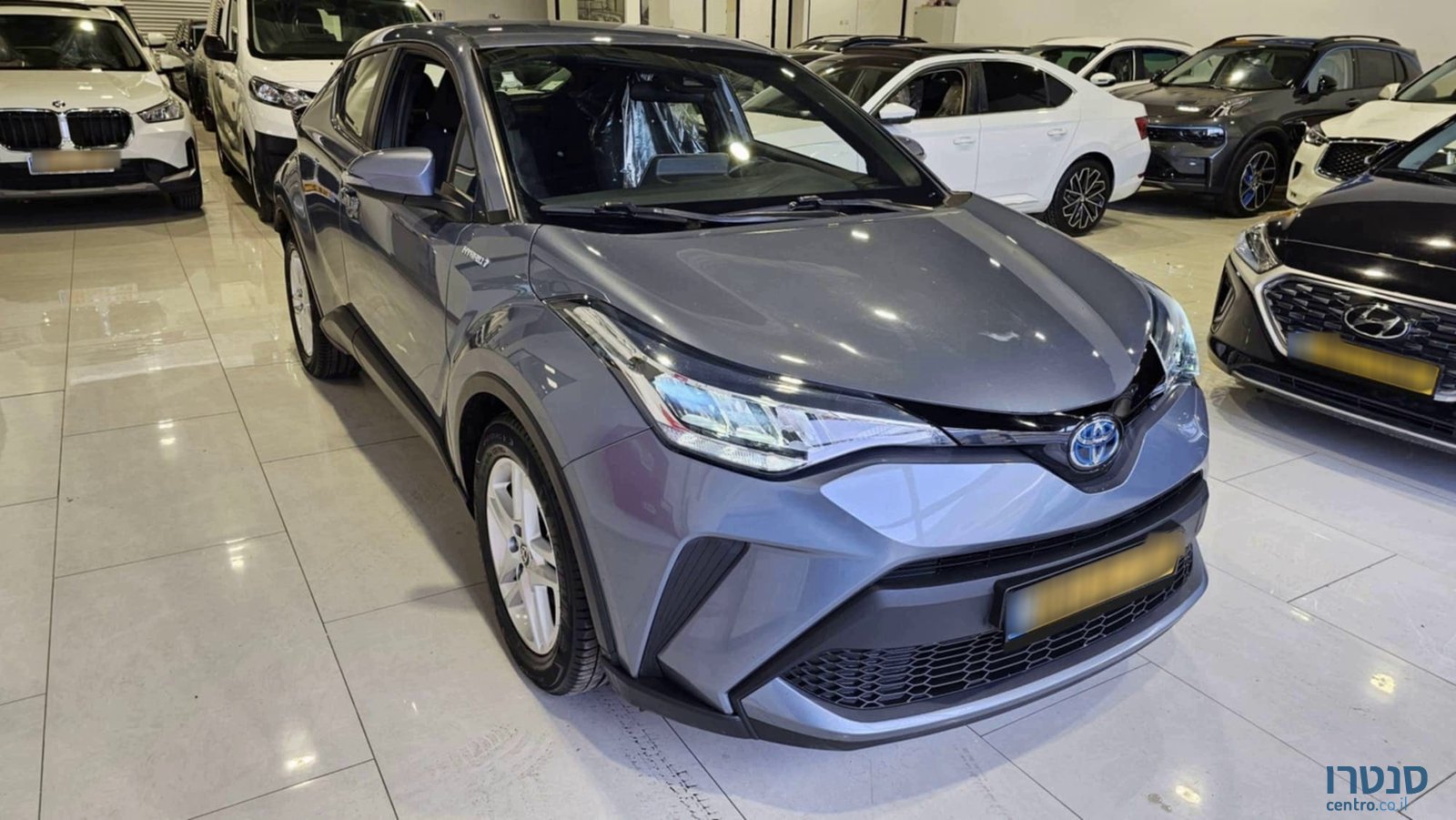 2022' Toyota C-HR photo #2