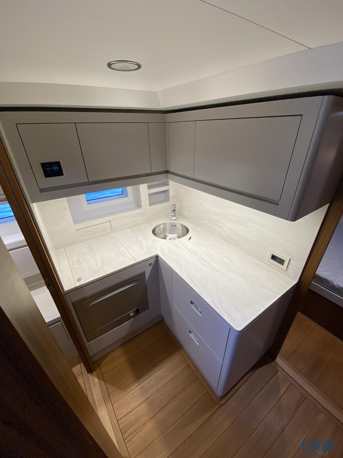 2022' Custom Line photo #5