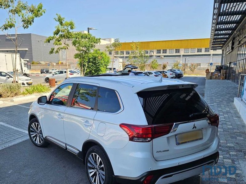 2020' Mitsubishi Outlander מיצובישי אאוטלנדר photo #4