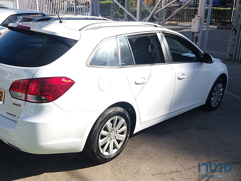 2015' Chevrolet Cruze photo #2