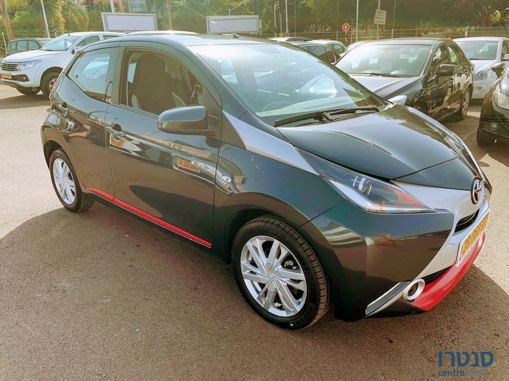 2016' Toyota Aygo photo #2