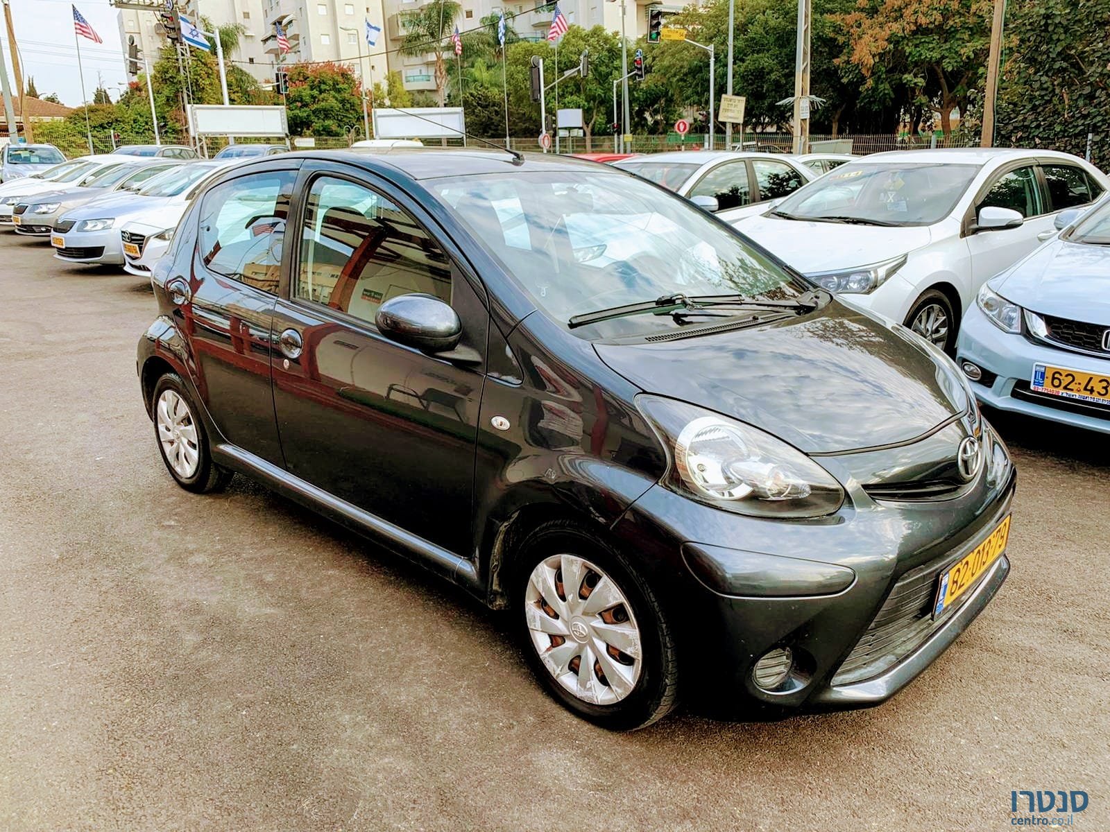 2012' Toyota Aygo photo #1