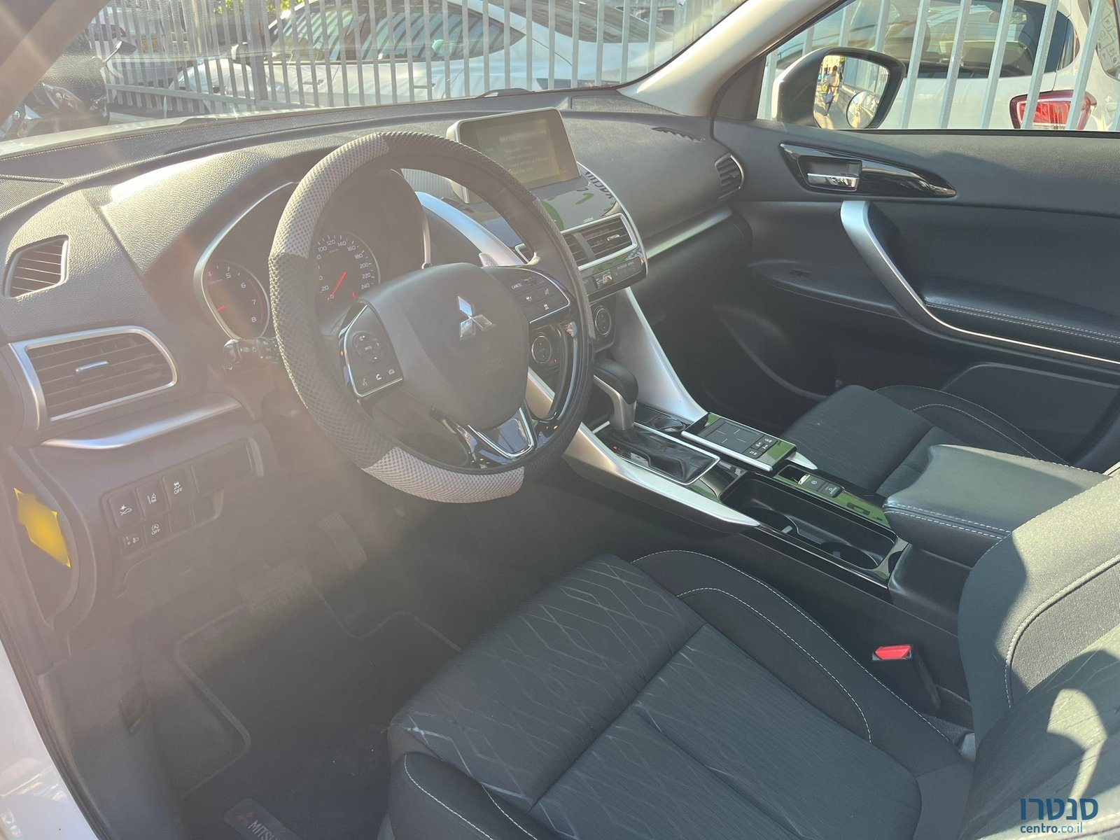 2019' Mitsubishi Eclipse Cross photo #2