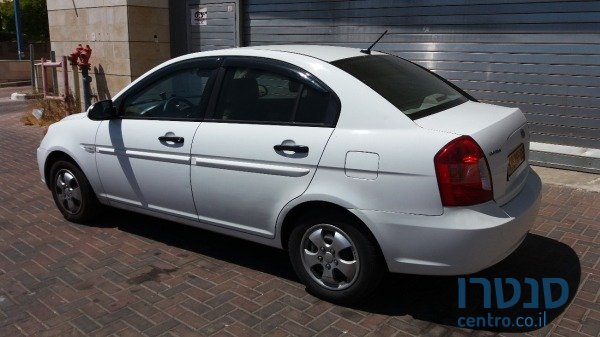 2009' Hyundai Accent photo #3