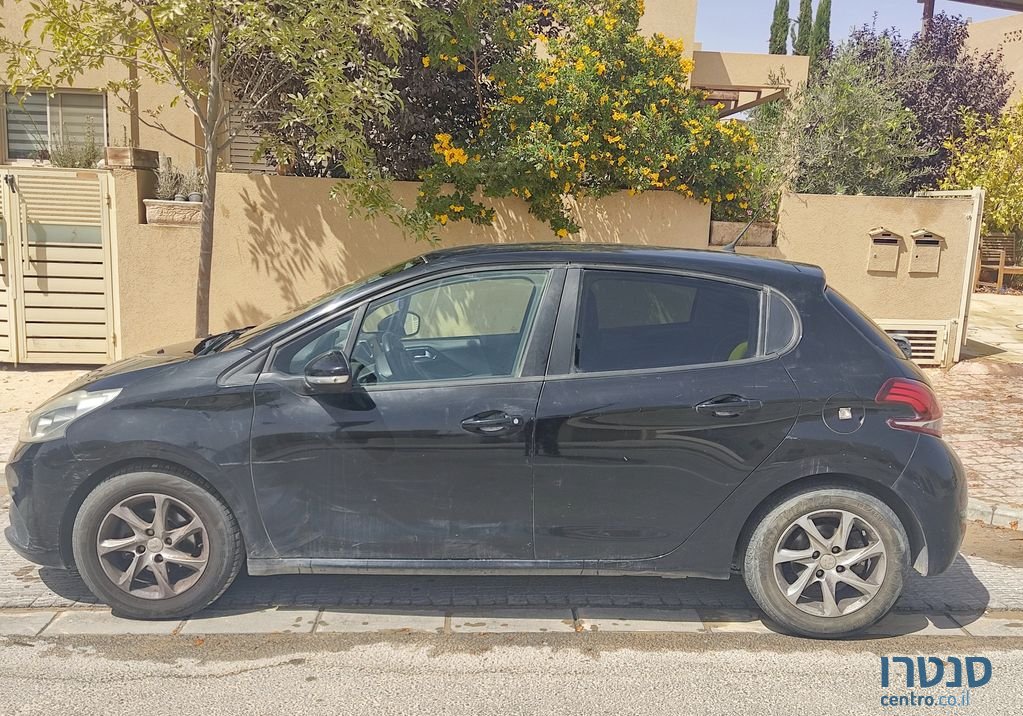 2017' Peugeot 208 פיג'ו photo #1