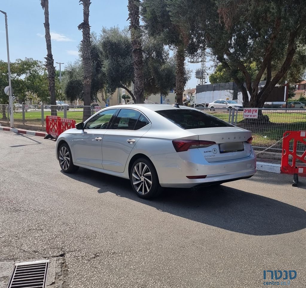 2022' Skoda Octavia סקודה אוקטביה photo #3