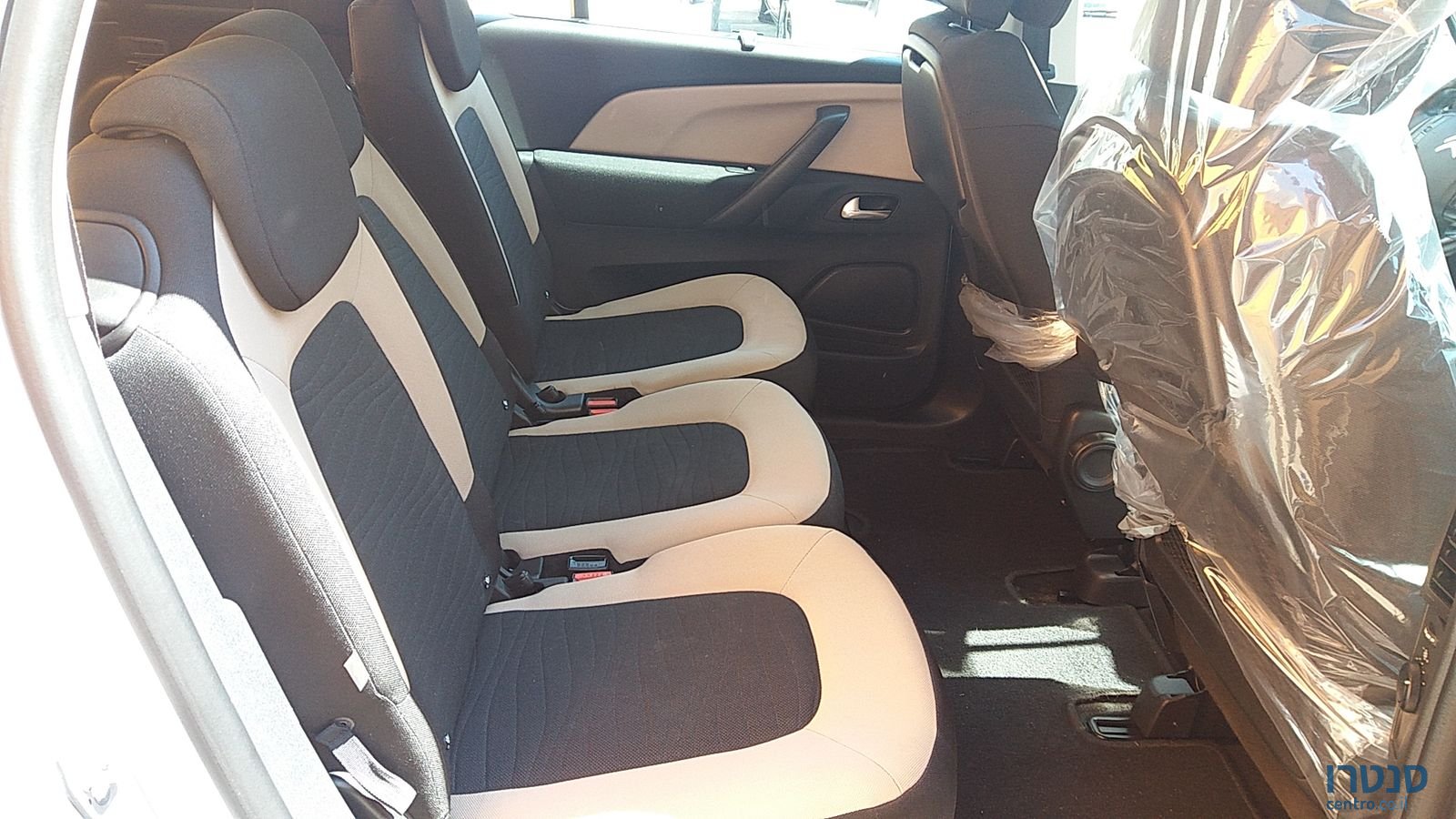 2015' Citroen C4 Picasso photo #4