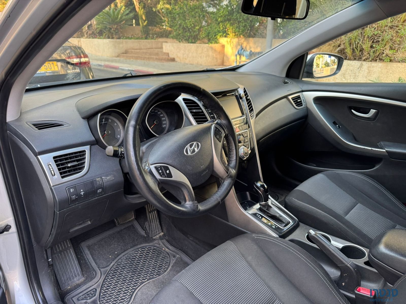 2013' Hyundai i30 photo #5