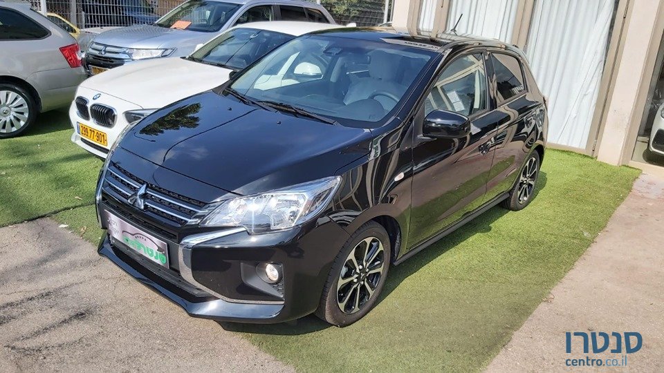 2020' Mitsubishi Space Star photo #1