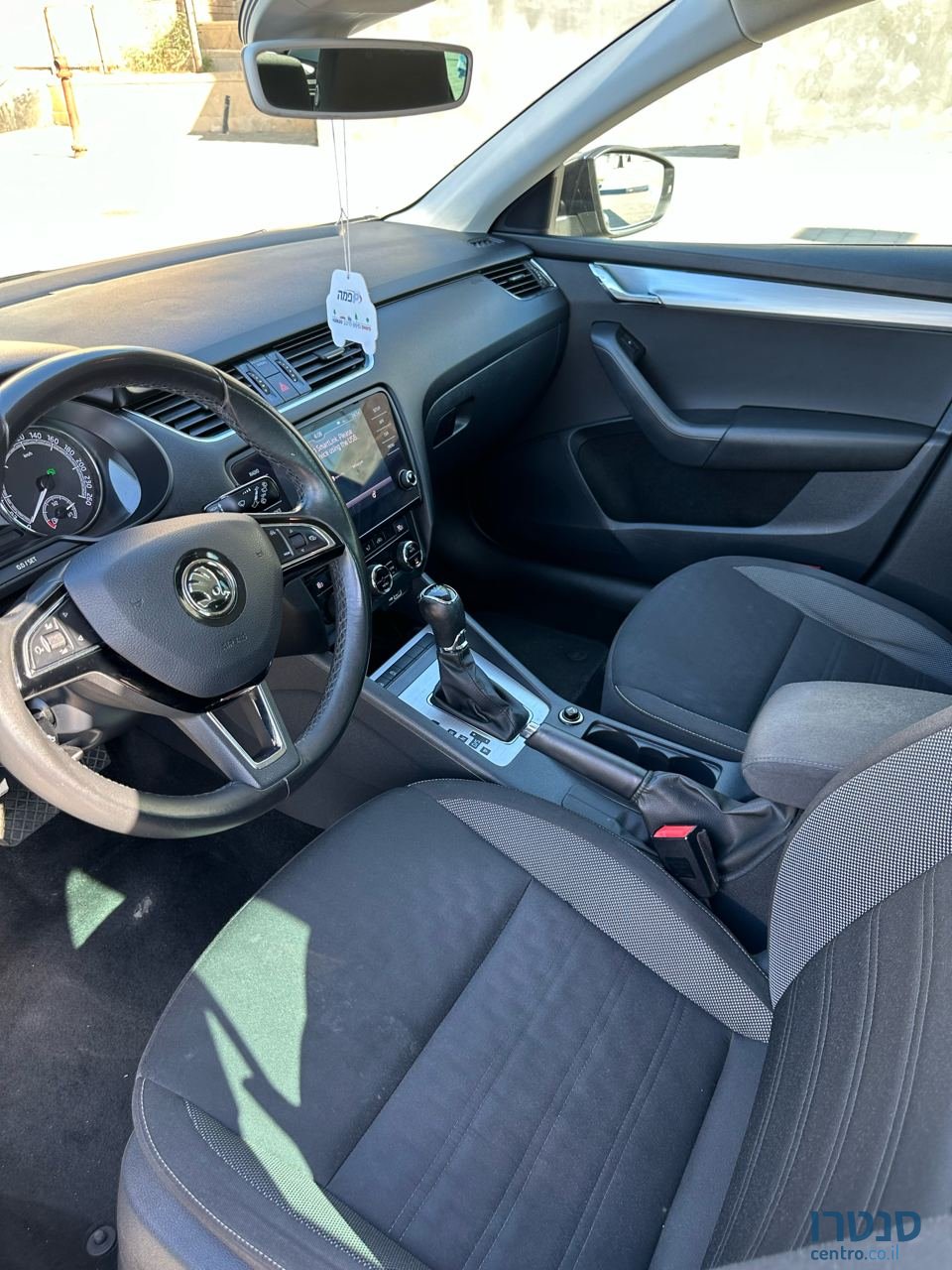 2020' Skoda Octavia 988 photo #7