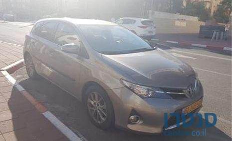 2013' Toyota Auris טויוטה אוריס photo #2