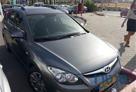 2011' Hyundai i30 Cw photo #3