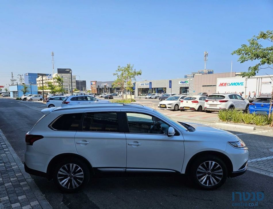 2020' Mitsubishi Outlander מיצובישי אאוטלנדר photo #6