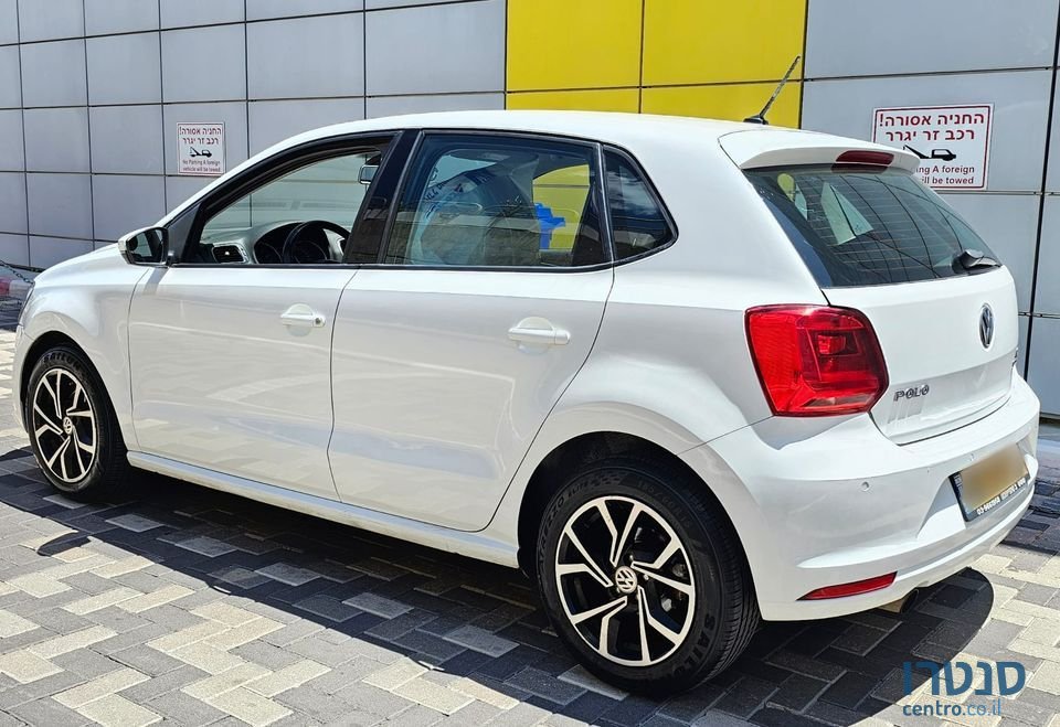 2017' Volkswagen Polo photo #3