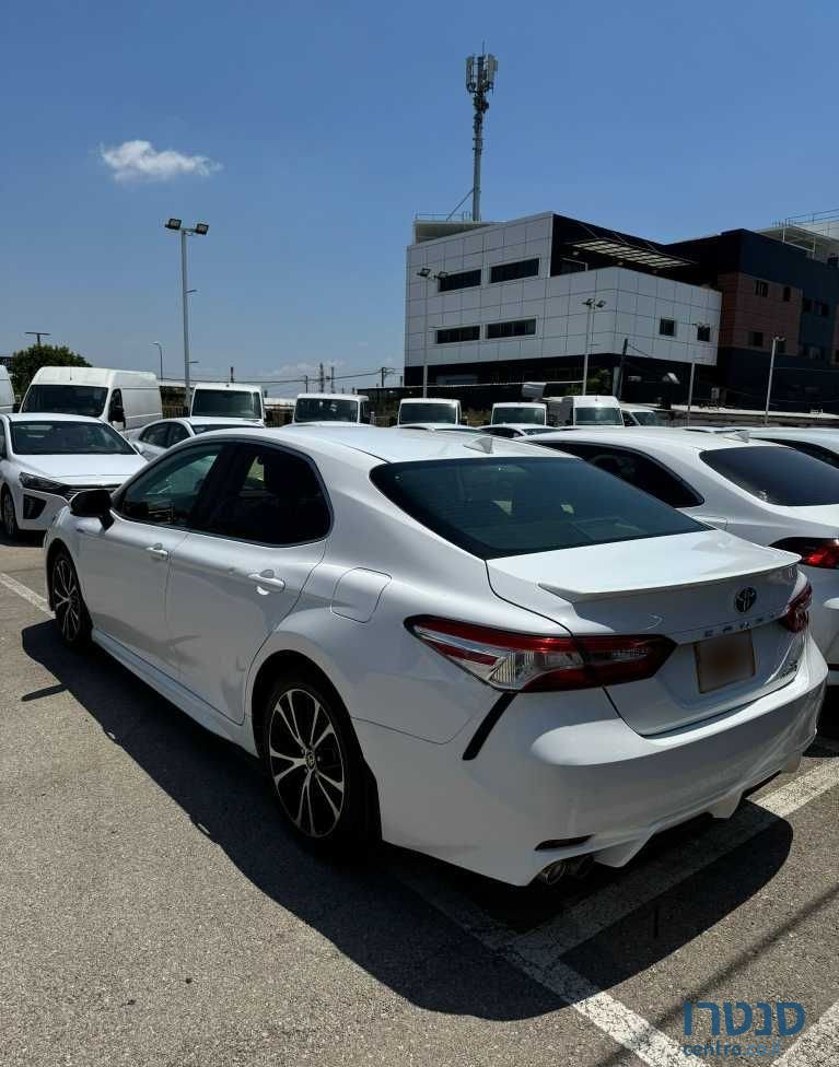2021' Toyota Camry טויוטה קאמרי photo #3
