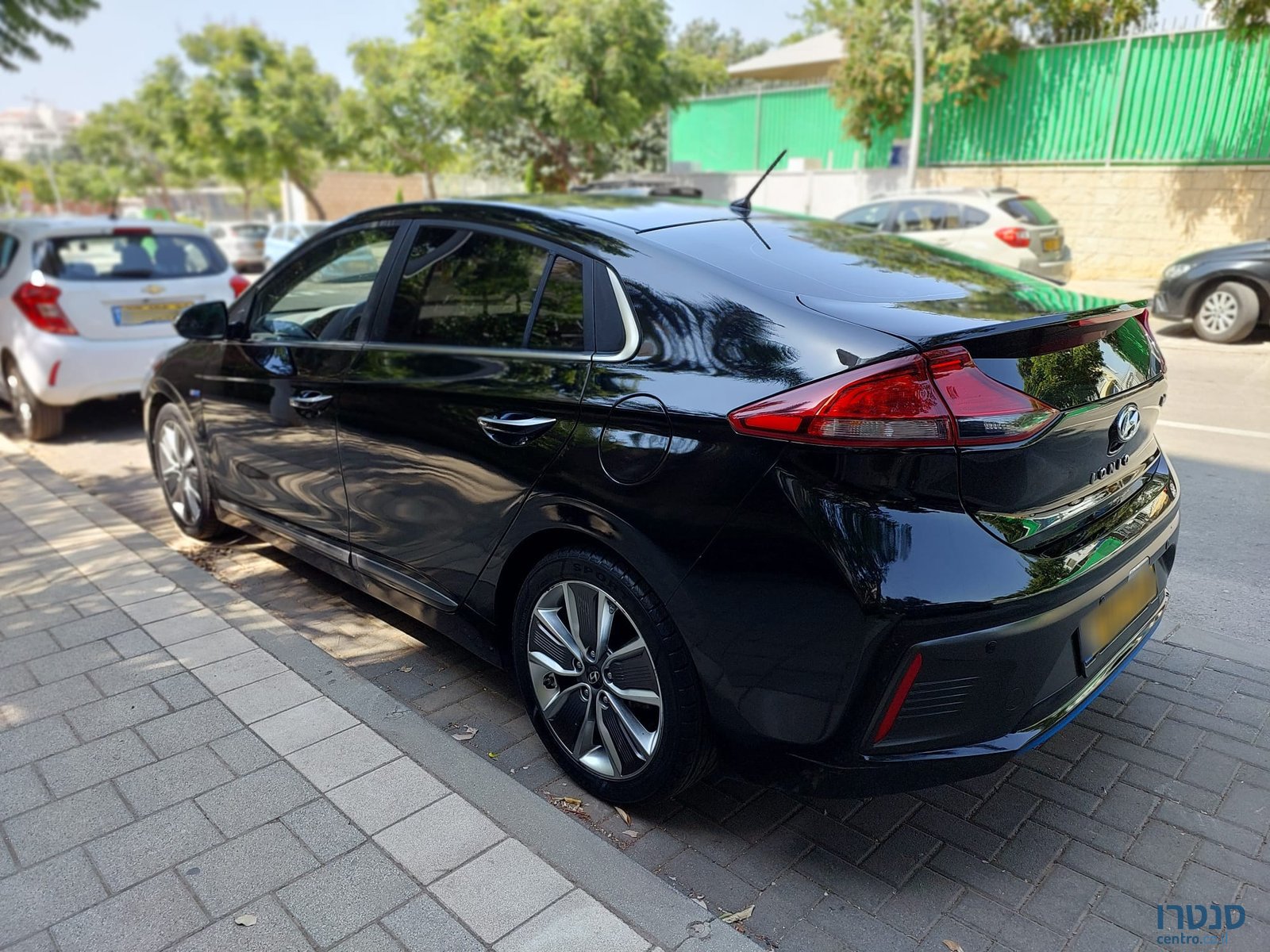 2019' Hyundai Ioniq photo #2