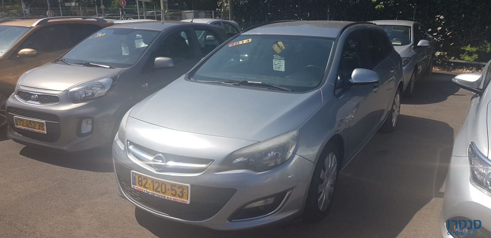 2014' Opel Astra photo #2